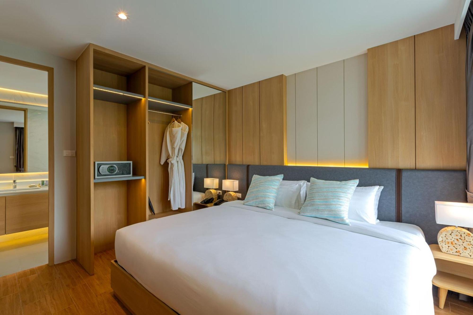 Wyndham Garden Phuket Отель Най-Тон-Бич